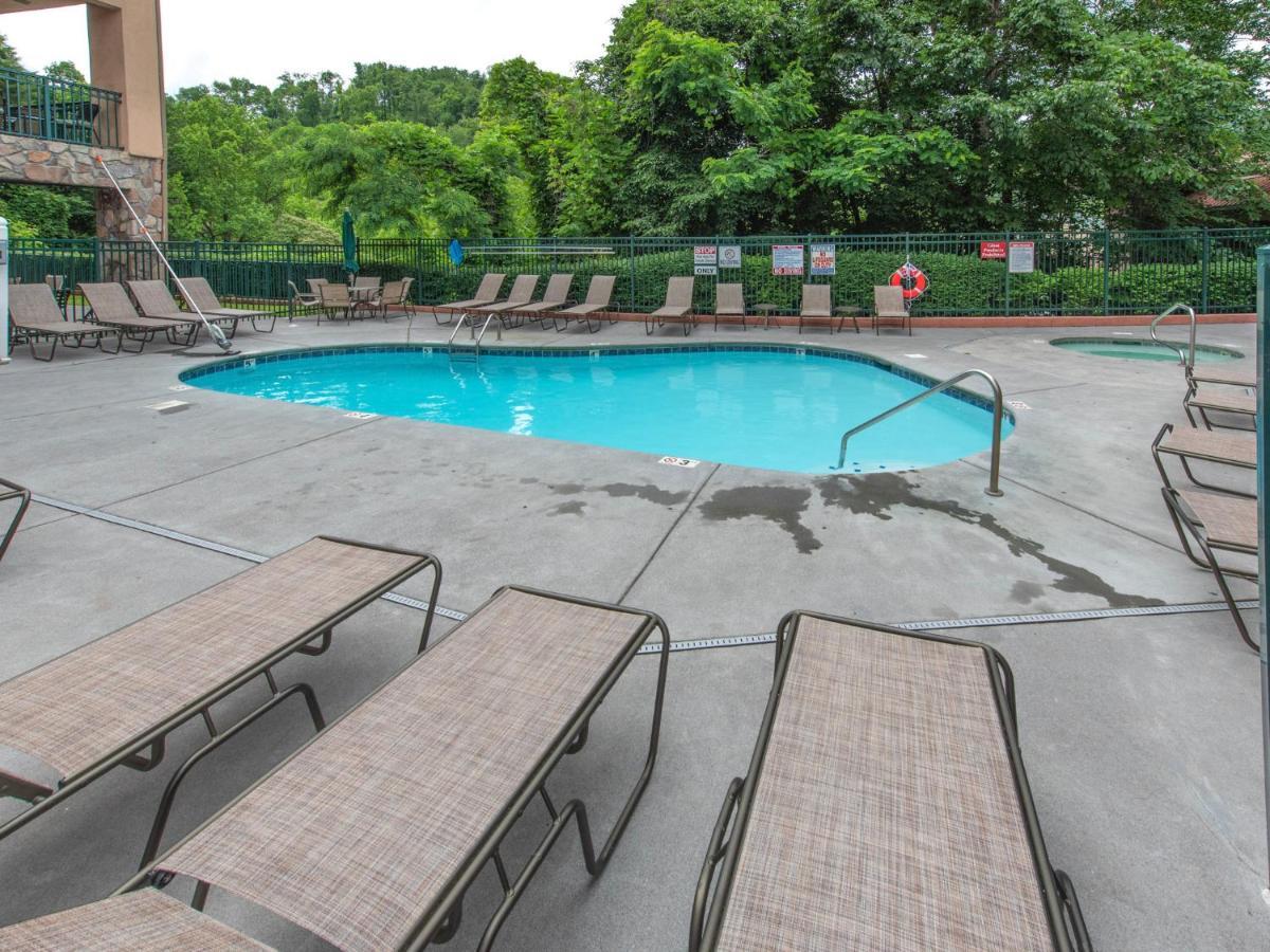 City Bear, 2Br, Pool, Spa, Downtown Gatlinburg, Sleeps 6 Apartment Exterior photo