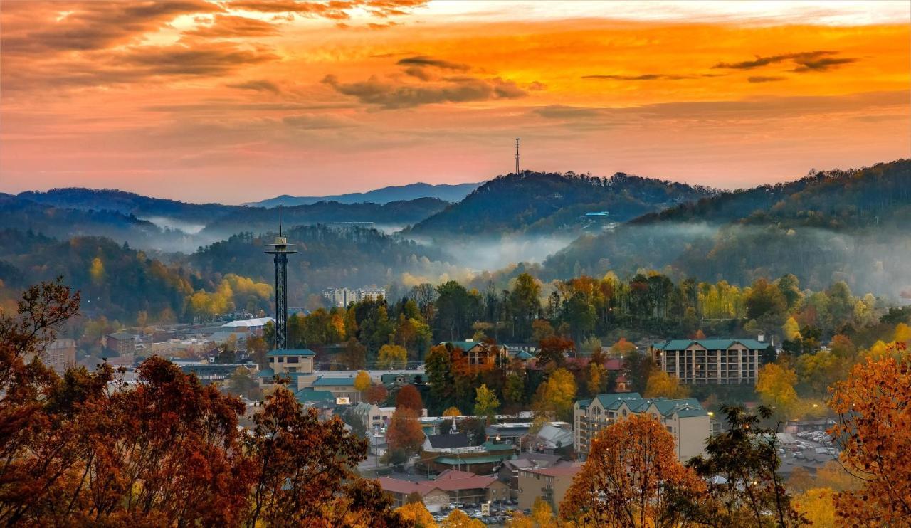City Bear, 2Br, Pool, Spa, Downtown Gatlinburg, Sleeps 6 Apartment Exterior photo