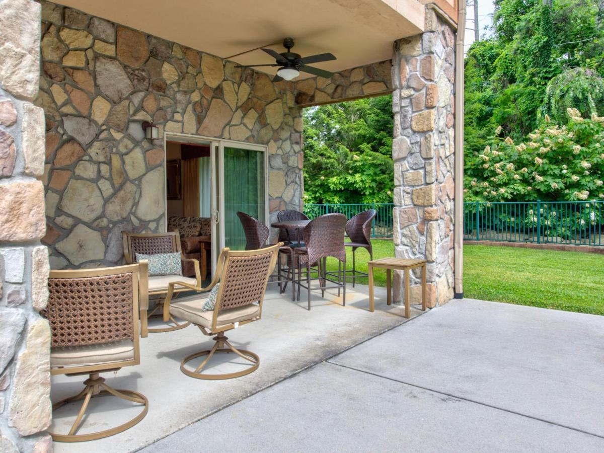 City Bear, 2Br, Pool, Spa, Downtown Gatlinburg, Sleeps 6 Apartment Exterior photo